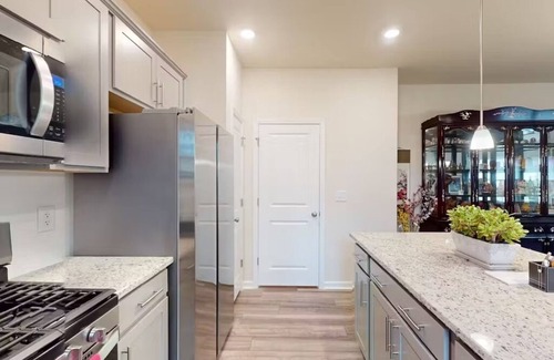 Raleigh Casa | Charming new 3-bedroom house in Raleigh w/weekly 15% & monthly 30% discounts