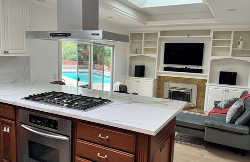 South San Jose Casa | Charming new remodeled 3-bedroom house with pool and big yardWiFi in San Jose