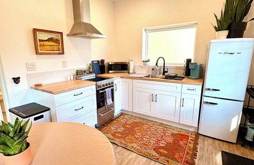Sebastopol Apartamento | Charming NEW studio with AC and private yard in tranquil Sebastopol