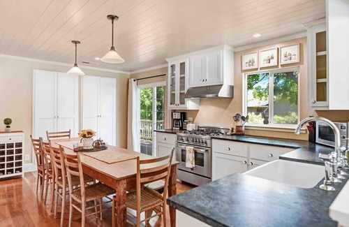 Sonoma Casa | Charming Newcomb Cottage Downtown Sonoma