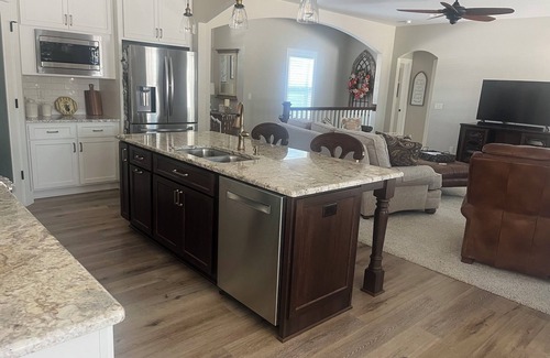 Butte Des Morts Casa | Charming newer 3-bedroom house in Greenville; 2.5 mi from Appleton airport