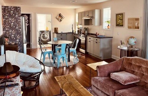 Havre De Grace Apartamento | Charming newly renovated apartment close to family fun