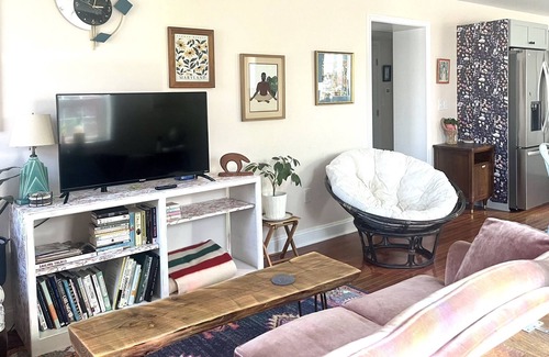 Havre De Grace Apartamento | Charming newly renovated apartment close to family fun