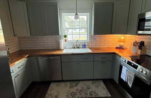 Arlington Cabaña | Charming newly-renovated 3-bedroom cottage in the Heart of the Yadkin Valley!