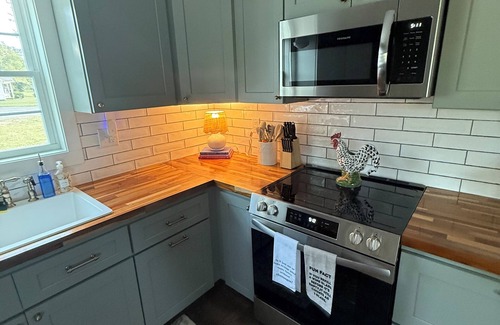 Arlington Cabaña | Charming newly-renovated 3-bedroom cottage in the Heart of the Yadkin Valley!