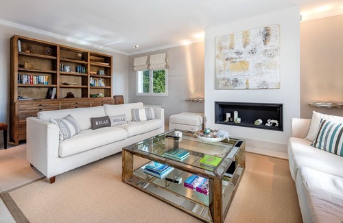 Portals Nous Villa | Encantadora villa recién renovada para 6 personas con piscina y vistas al mar.