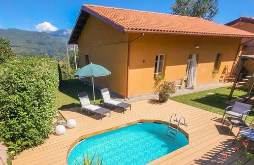 Camporgiano Villa | Encantadora casa de campo recientemente reformado con vistas fantásticas, piscina propia, a pie de bar / salón. ¡WIFI!