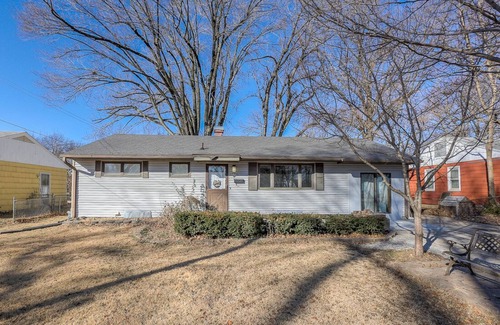 Raytown Casa | Charming Newly Renovated 3 bedroom Home- close to Major Kansas City attractions