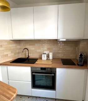 Combat Apartamento | Charming Newly Renovated Apartment by Buttes-Chaumont Park