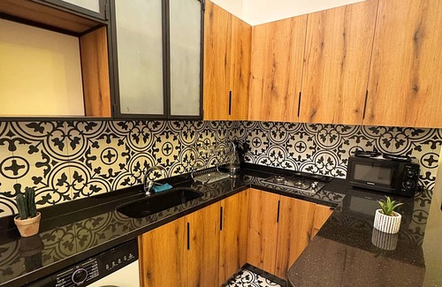 Achrafieh Apartamento | Charming newly renovated Apt in the heart of Beirut/Private entrance & Terrace