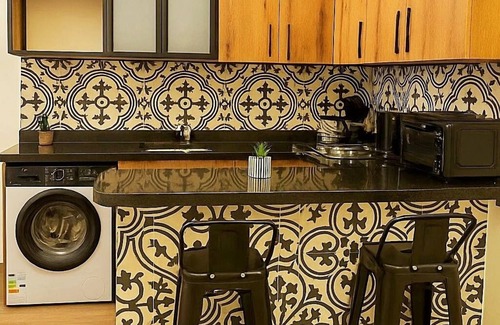 Achrafieh Apartamento | Charming newly renovated Apt in the heart of Beirut/Private entrance & Terrace