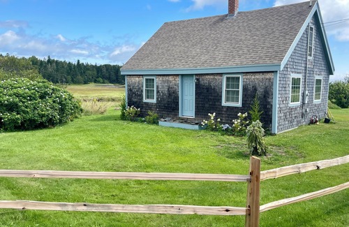Lubec Cabaña | Charming Newly-Renovated Waterfront Cottage in Lubec