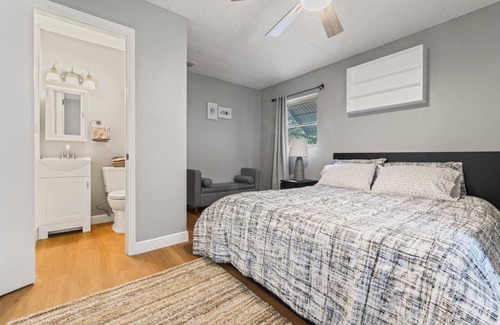 Virginia Park Casa | Charming newly renovated 3/2 -bedroom house with WiFi in marvelous South Tampa