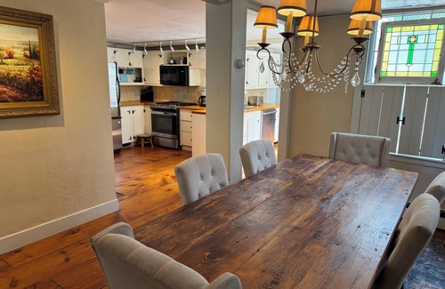 Newport Casa | Charming Newport Colonial Home where Alexander Hamilton Slept