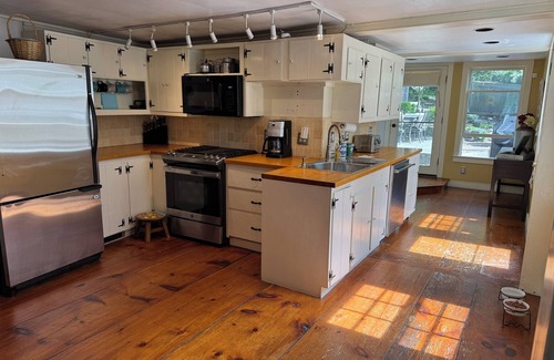 Newport Casa | Charming Newport Colonial Home where Alexander Hamilton Slept