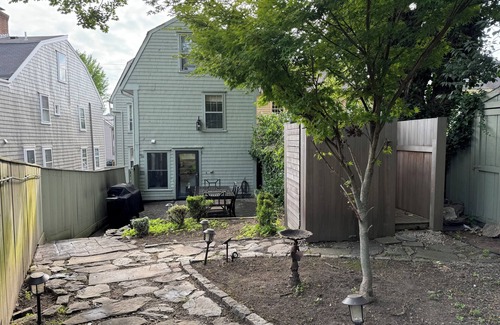 Newport Casa | Charming Newport Colonial Home where Alexander Hamilton Slept