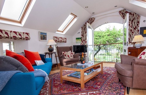 Newport Cabaña | 2 bedroom accommodation in Newport