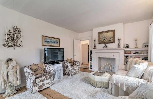 Centerville Casa | Charming Nineteenth-Century Cape Code Escape