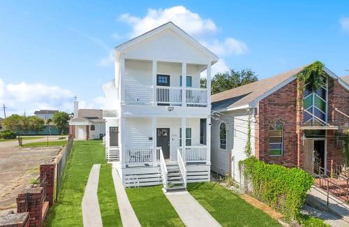 Marlyville - Fontainebleau Apartamento | Charming NOLA Oasis