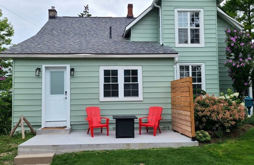 Port Dover Cabaña | Charming Oasis Retreat