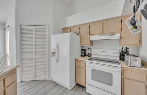Southwest Orlando Condominio | Charming Oasis: Stylish Apartment in the Heart of Orlando