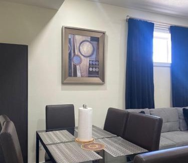 Calgary Apartamento | Charming Oasis Tranquil Suite 8 min Airport, AC