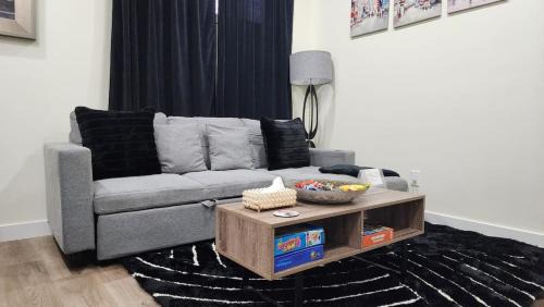 Calgary Apartamento | Charming Oasis Tranquil Suite 8 min Airport, AC