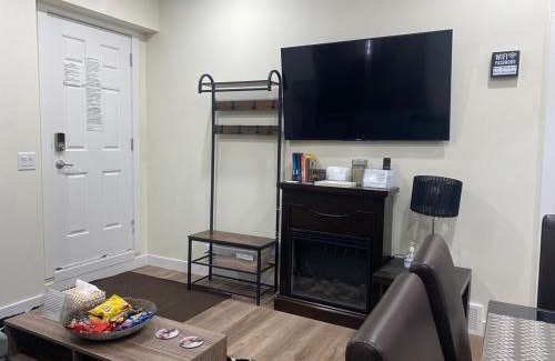 Calgary Apartamento | Charming Oasis Tranquil Suite 8 min Airport, AC