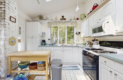 Five Islands Casa | Charming Oceanfront House with Deck, Cozy Loft, and Direct Beach Access