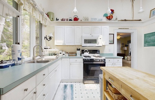 Five Islands Casa | Charming Oceanfront House with Deck, Cozy Loft, and Direct Beach Access
