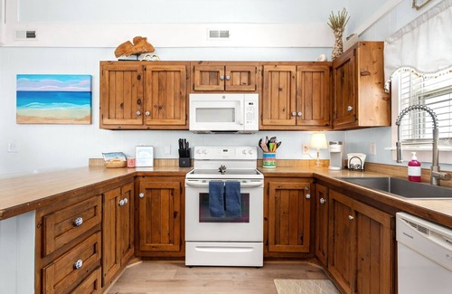 South Nags Head Casa | Casa recién remodelada a pasos de la playa en South Nags Head