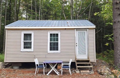 Lincolnville Cabina | Charming Off- Grid cabin 5 min from the ocean in Midcoast Maine