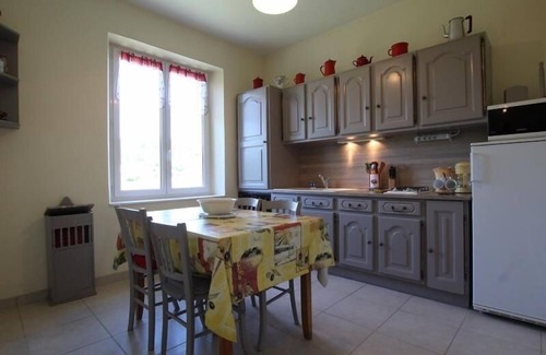 Le Brignon Cabaña | Casa rústica con terreno grande, preau cubierto y encanto escolar en gorges de Loire
