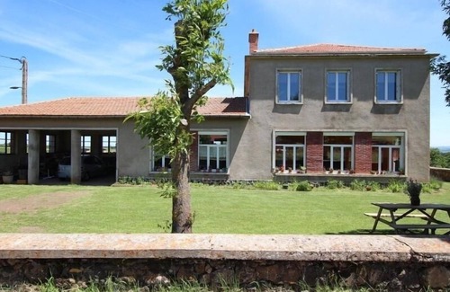 Le Brignon Cabaña | Casa rústica con terreno grande, preau cubierto y encanto escolar en gorges de Loire