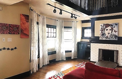 Cleveland Casa | Charming Old Soul Near CLE Clinic Long Term Stay