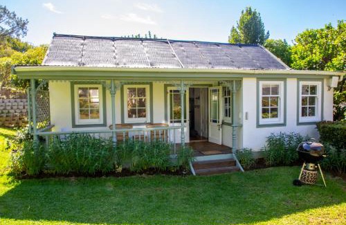 Constantia Casa | Charming one bed with Vineyard & Mountain views