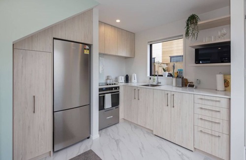 Lower Hutt Casa | Charming One-Bedroom Stay on Biddle