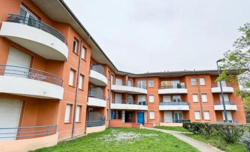 Blagnac Apartamento | Charming one bedroom apartment, - pres des commerces et tram FIBRE wifi, Airbus MEET super location