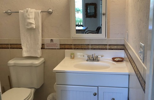 Ruskin Casa | Charming One Bedroom Cottage Fully Furnished