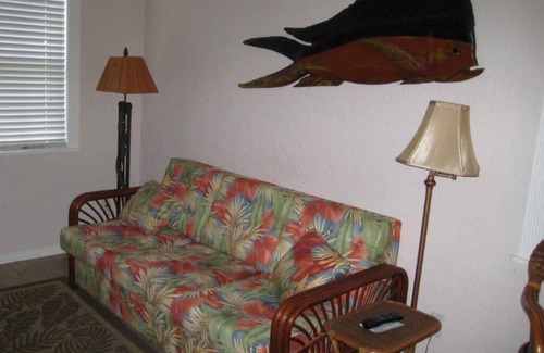 Ruskin Casa | Charming One Bedroom Cottage Fully Furnished