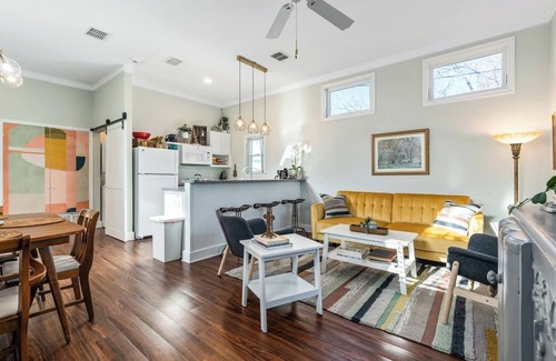 East Riverside Casa | Charming One Bedroom East Riverside Cottage