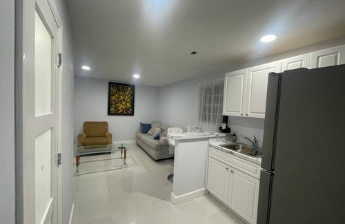 Seybold Apartamento | Charming one bedroom with AC and WiFi in lovely Miami