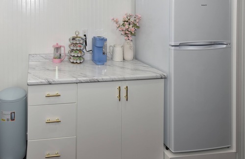 Bedford Apartamento | Charming One or Two-Person Getaway Studio in Historic Bedford
