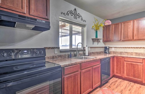 Ellis County Casa | Charming Palmer Family Home on 5 Acres!
