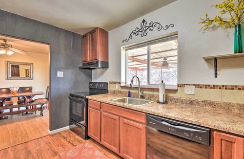 Ellis County Casa | Charming Palmer Family Home on 5 Acres!