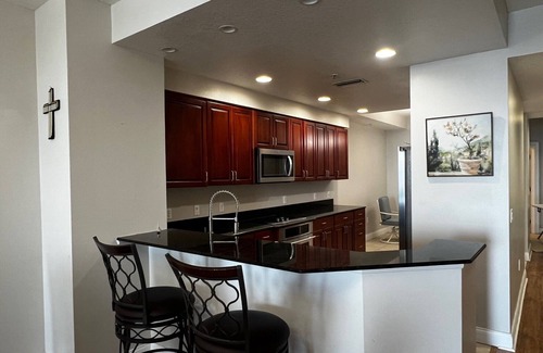 Riviera Dunes Condominio | Charming Palmetto 2-bedroom gated water view condo w/ AC 24 HR security