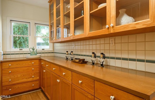 North Central Casa | Charming Pasadena Pre-war Gem