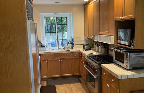 North Central Casa | Charming Pasadena Pre-war Gem