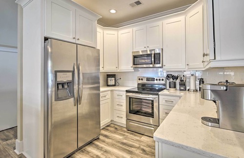 Pawleys Island Casa | Charming Pawleys Island Home ~ 4 Mi to Beach!