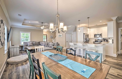 Pawleys Island Casa | Charming Pawleys Island Home ~ 4 Mi to Beach!